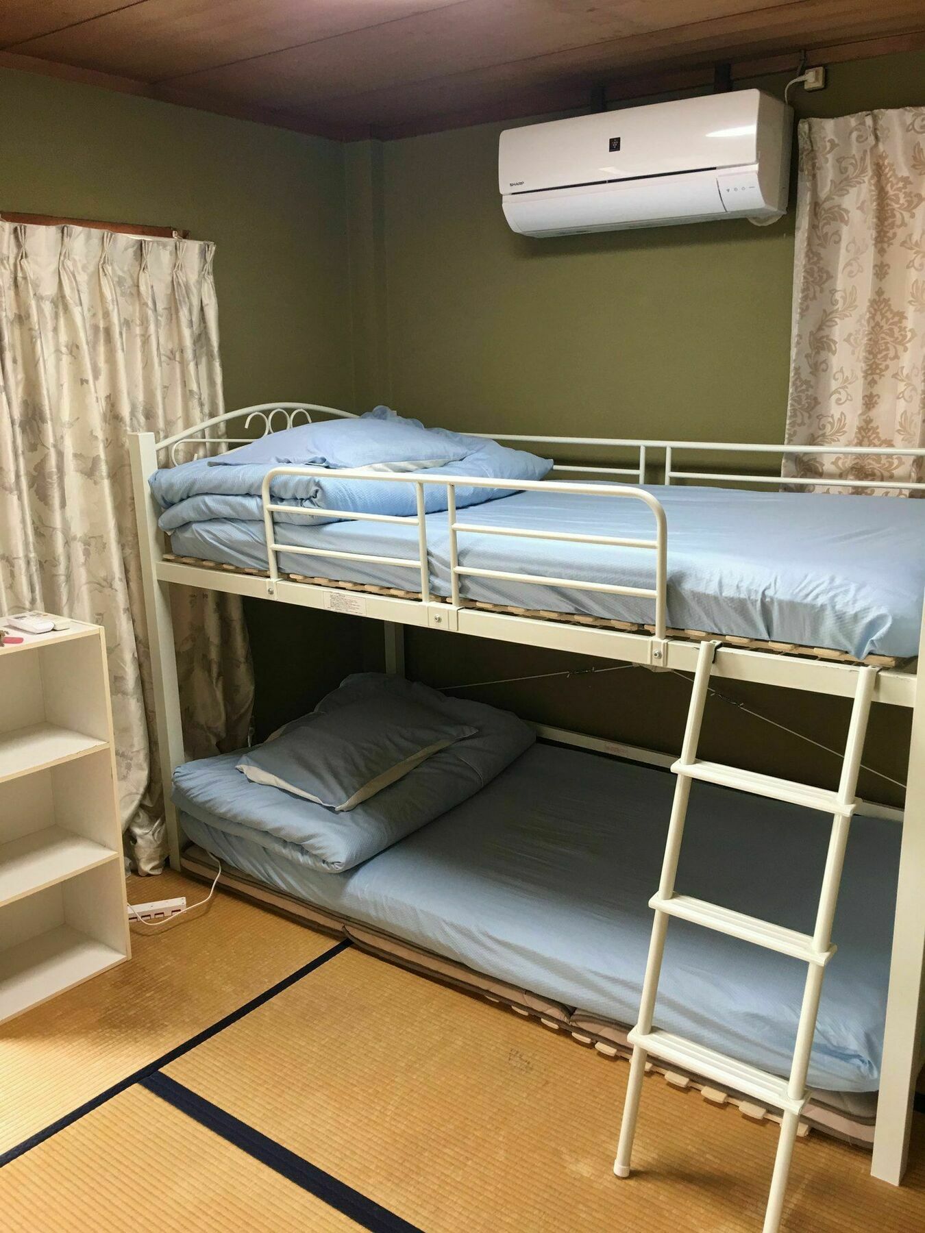 Ekimae Guest house